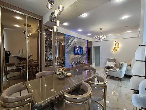 Kirayə verilir 4 otaqlı mənzil 130 m²