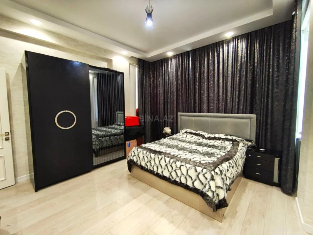 Kirayə verilir 4 otaqlı mənzil 130 m²