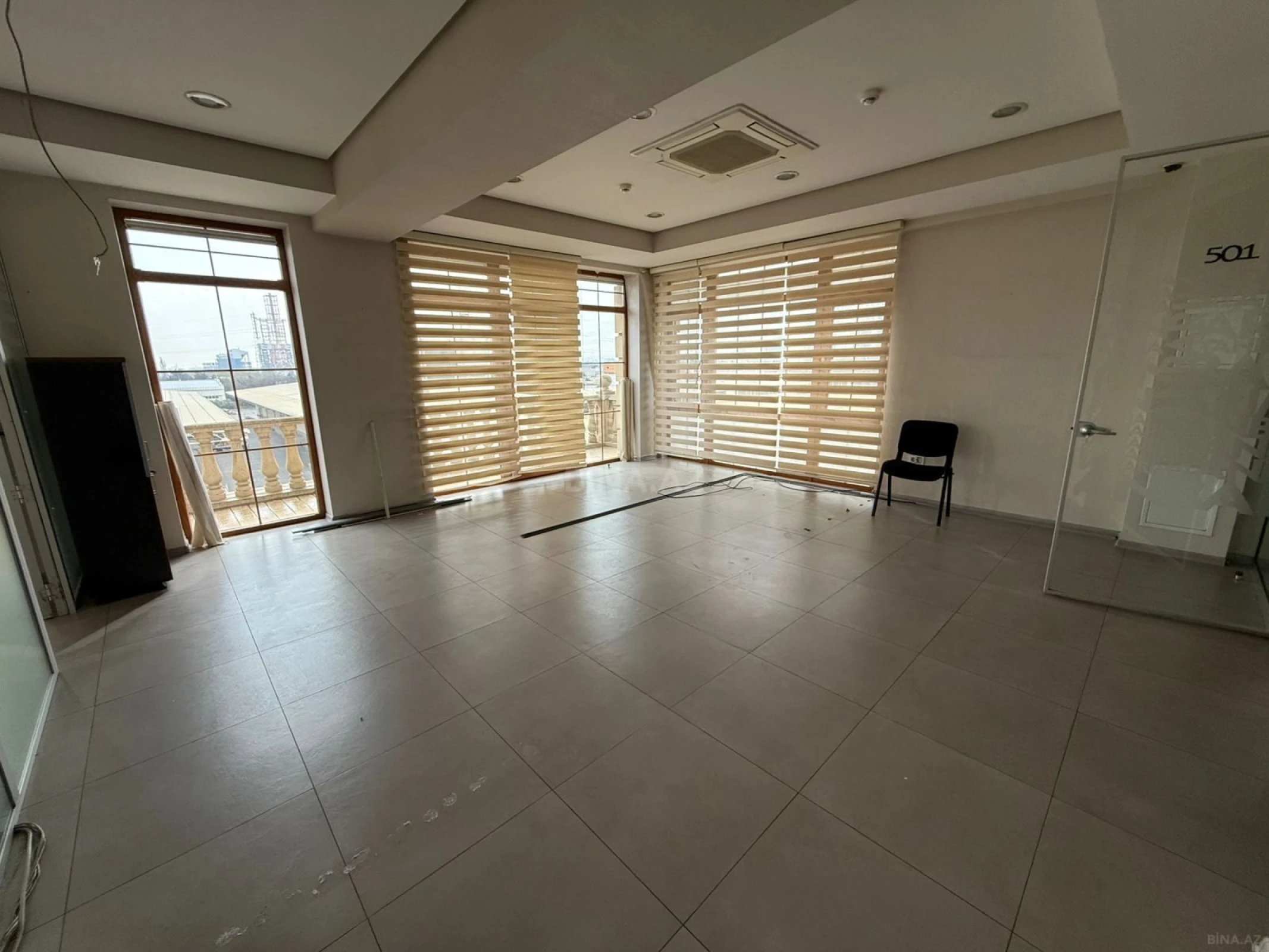 Kirayə verilir 11 otaqlı ofis 490 m²