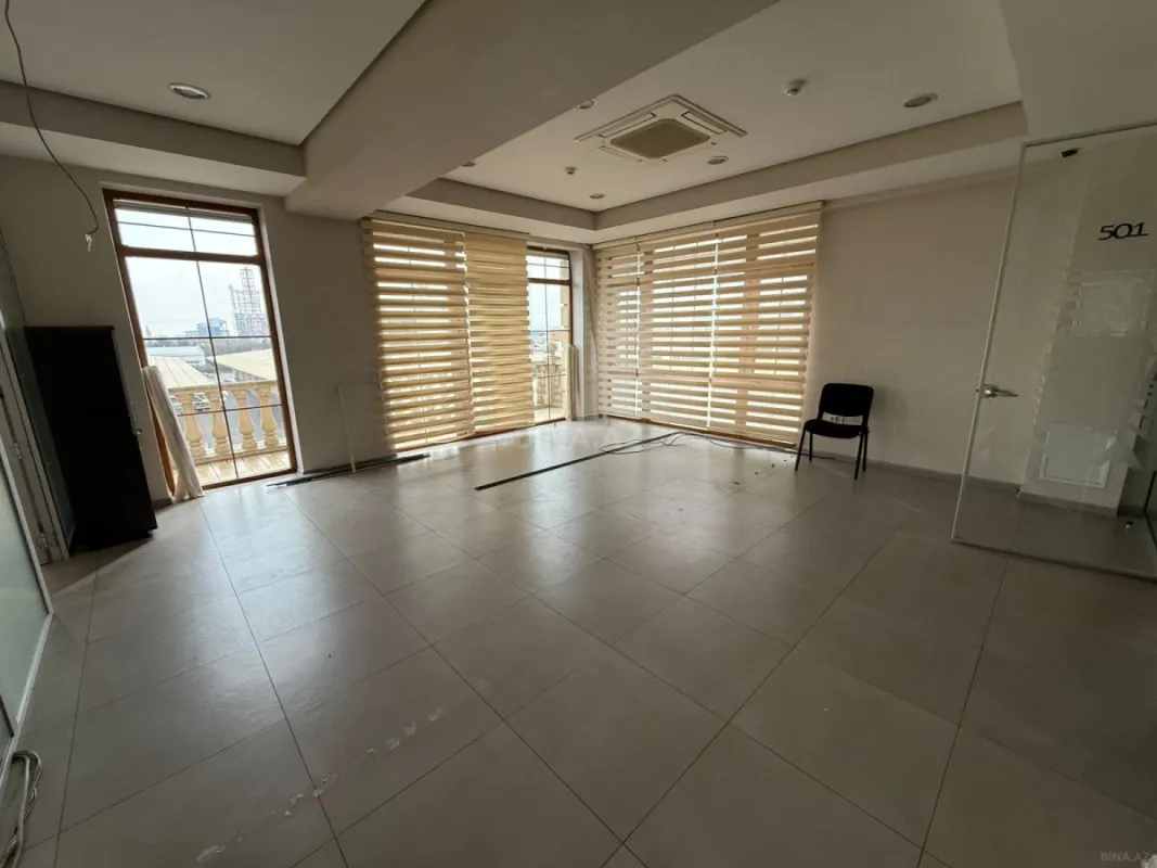 Kirayə verilir 11 otaqlı ofis 490 m²