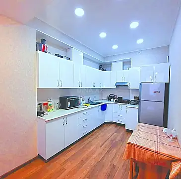 Kirayə verilir 3 otaqlı mənzil 105 m²