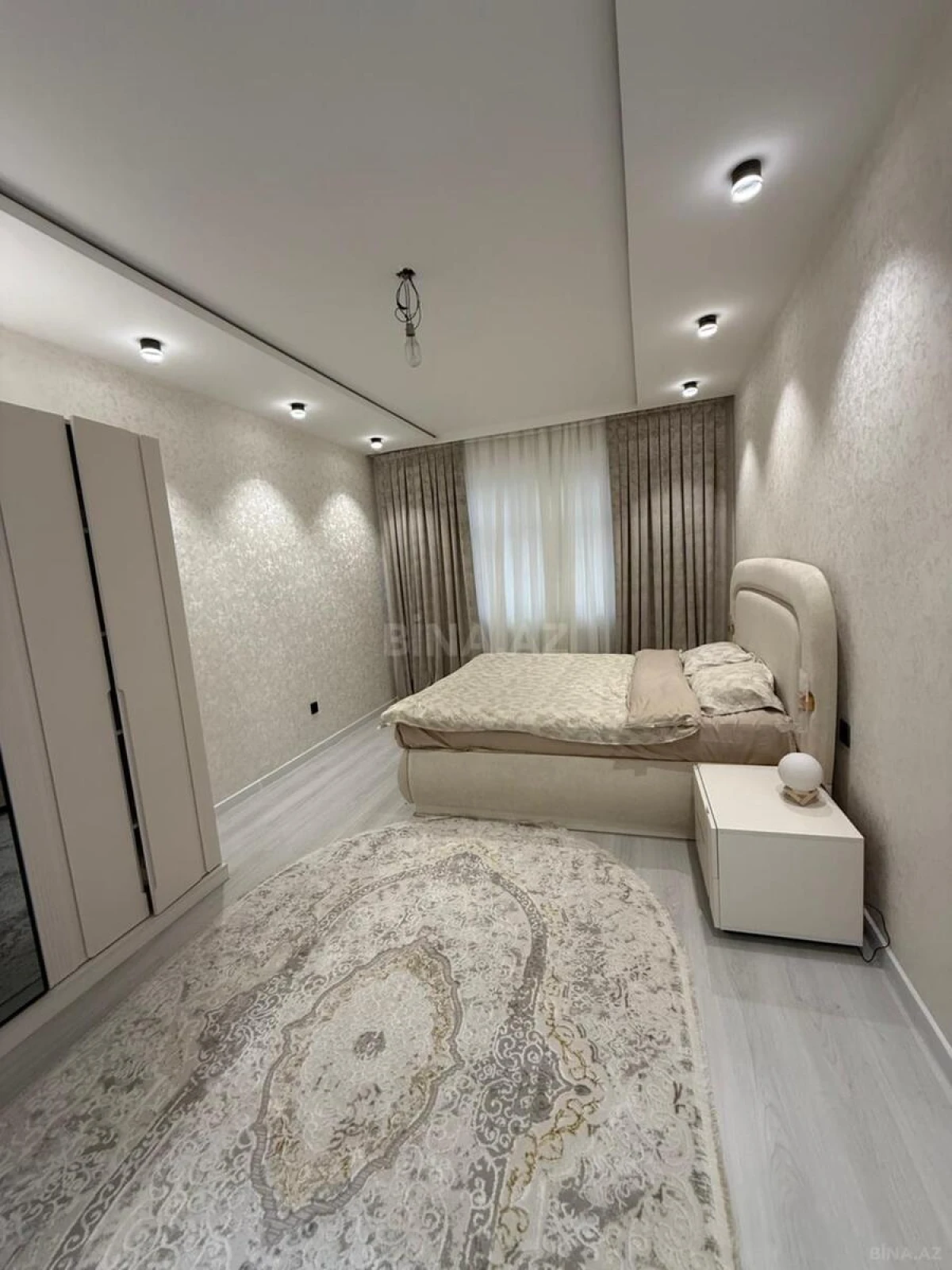 Satılır 2 otaqlı mənzil 70 m²