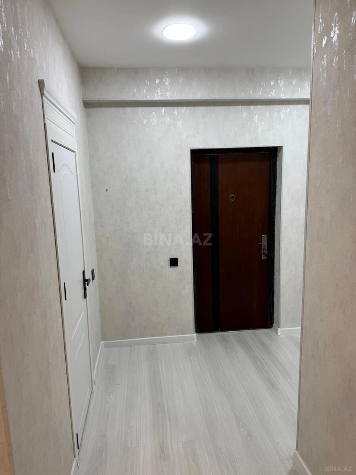 Satılır 2 otaqlı mənzil 70 m²