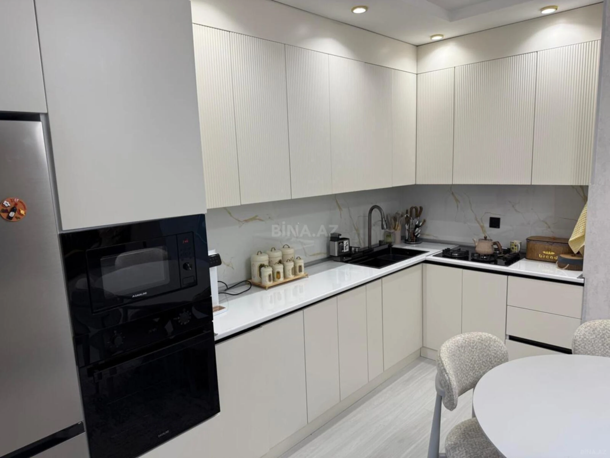 Satılır 2 otaqlı mənzil 70 m²