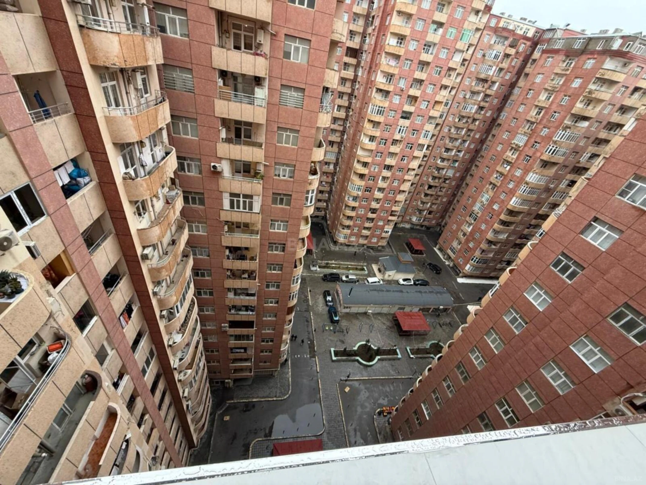 Satılır 2 otaqlı mənzil 70 m²