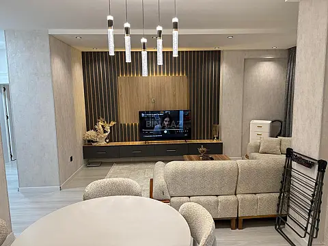 Satılır 2 otaqlı mənzil 70 m² — Bakı, İnşaatçılar 2 otaq 70.00 m²