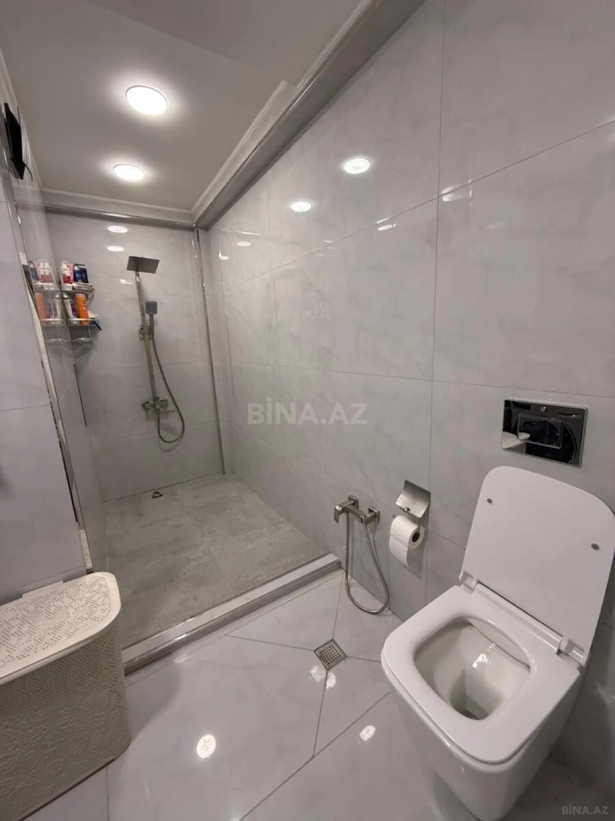 Satılır 2 otaqlı mənzil 70 m²