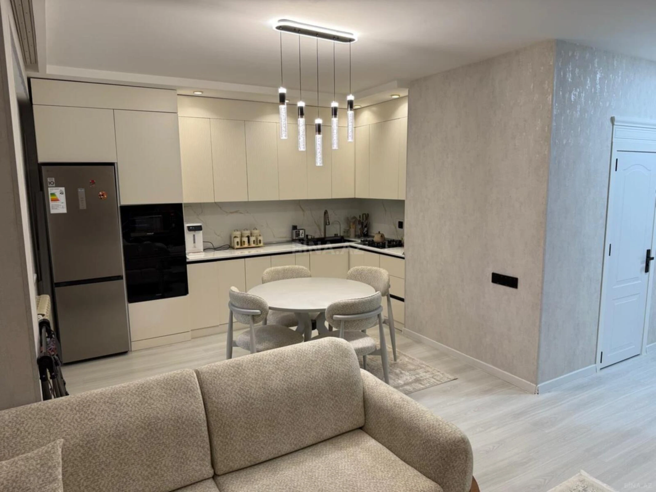 Satılır 2 otaqlı mənzil 70 m²