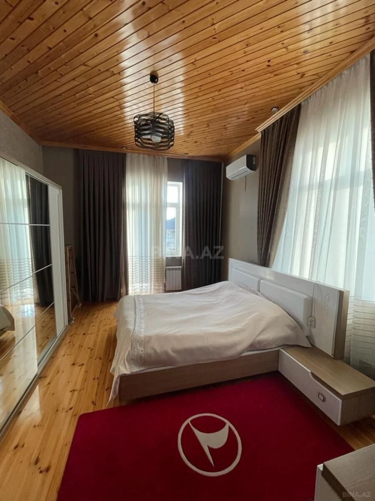 Satılır 10 otaqlı həyət evi 425 m²