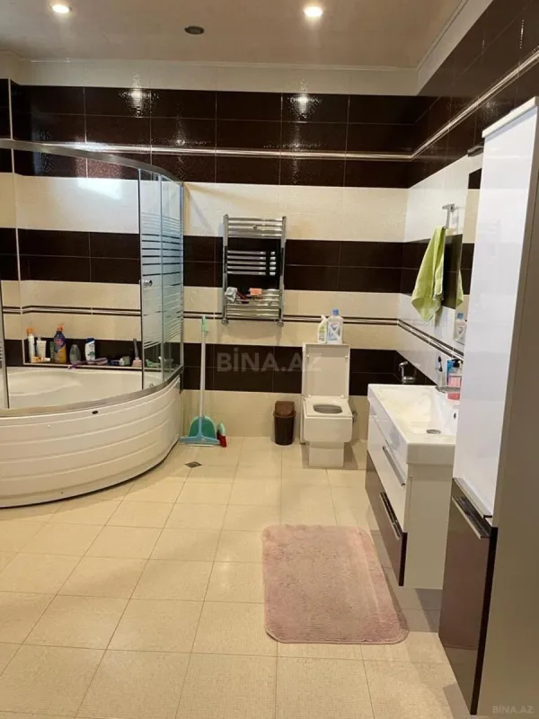 Satılır 10 otaqlı həyət evi 425 m²