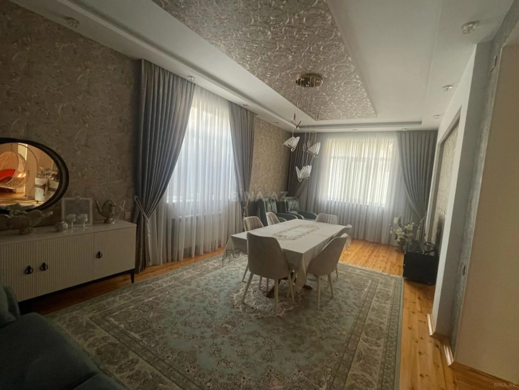 Satılır 10 otaqlı həyət evi 425 m²