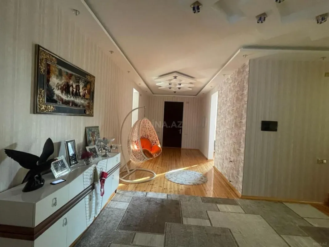 Satılır 10 otaqlı həyət evi 425 m²