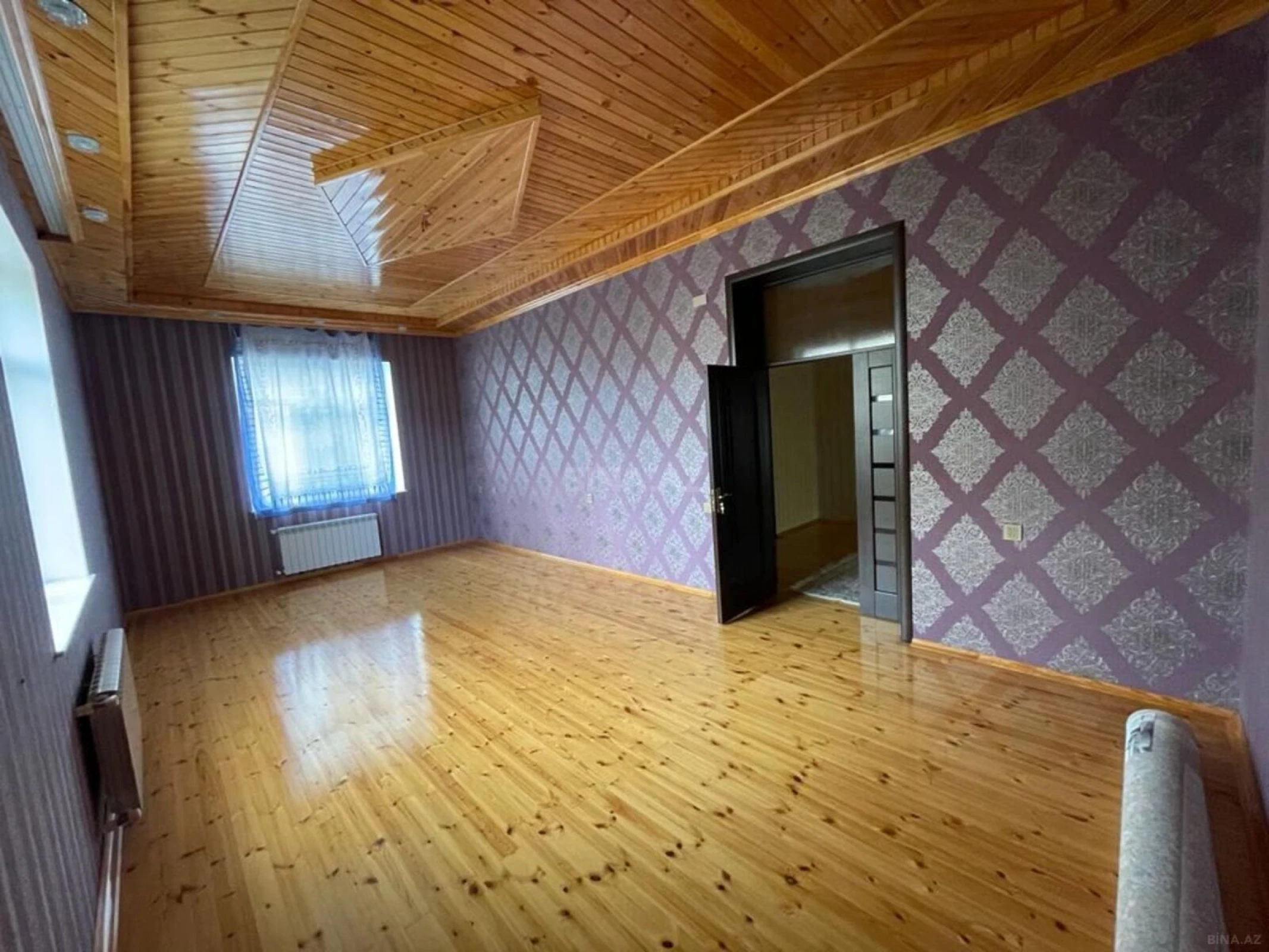 Satılır 10 otaqlı həyət evi 425 m²