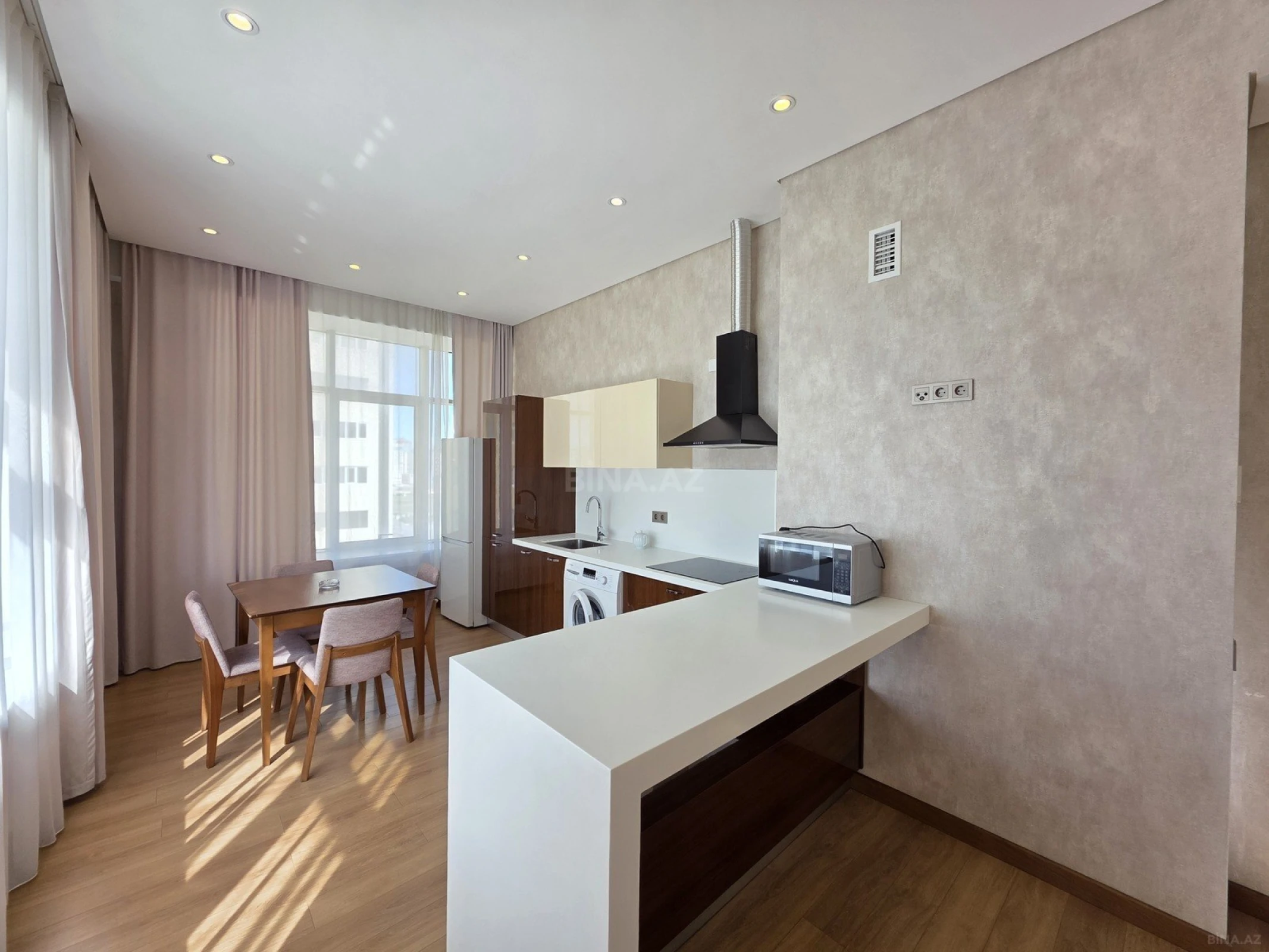 Kirayə verilir 4 otaqlı mənzil 180 m²