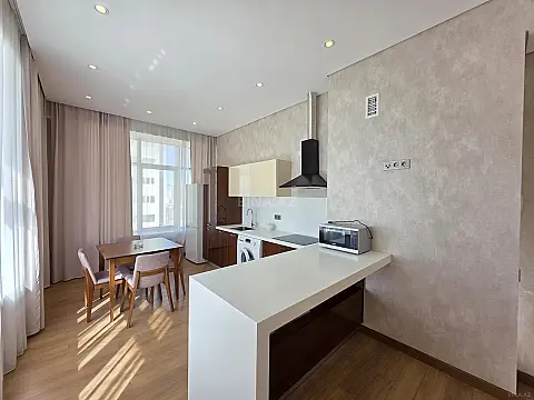 Kirayə verilir 4 otaqlı mənzil 180 m²