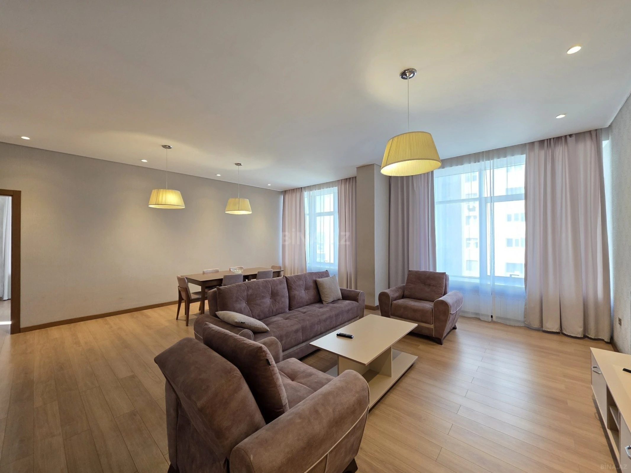 Kirayə verilir 4 otaqlı mənzil 180 m²