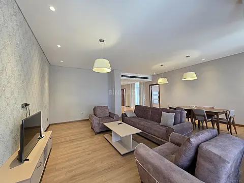 Kirayə verilir 4 otaqlı mənzil 180 m²