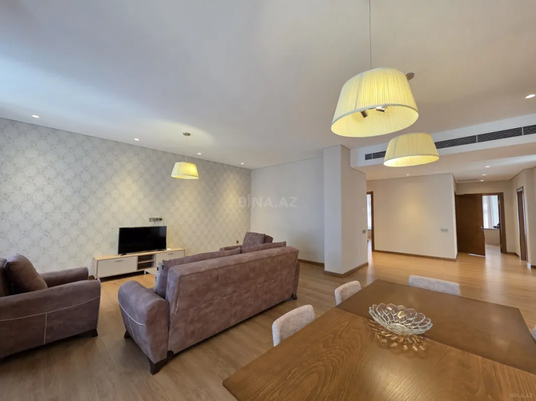 Kirayə verilir 4 otaqlı mənzil 180 m²