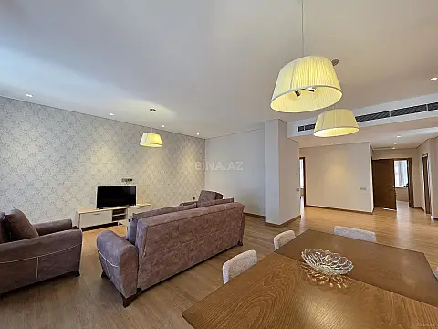 Kirayə verilir 4 otaqlı mənzil 180 m²