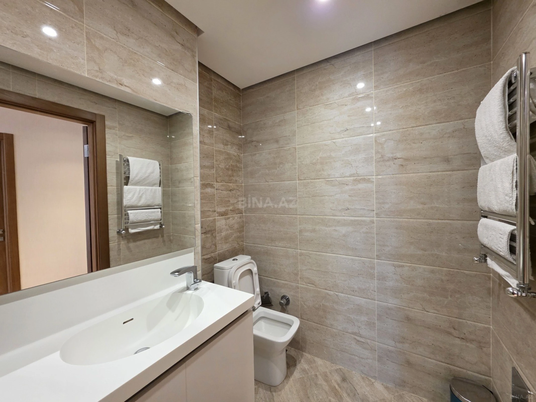 Kirayə verilir 4 otaqlı mənzil 180 m²