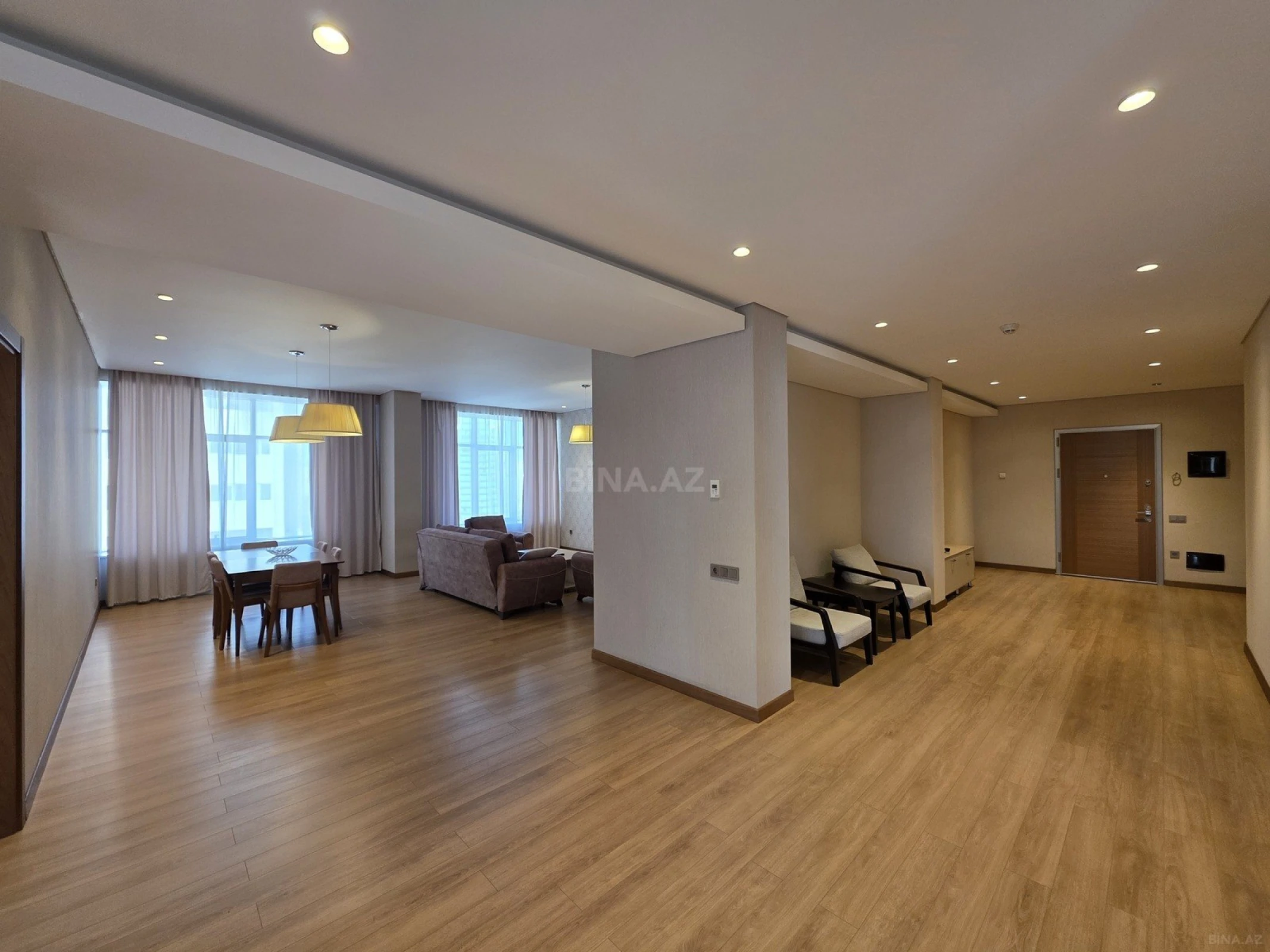 Kirayə verilir 4 otaqlı mənzil 180 m²