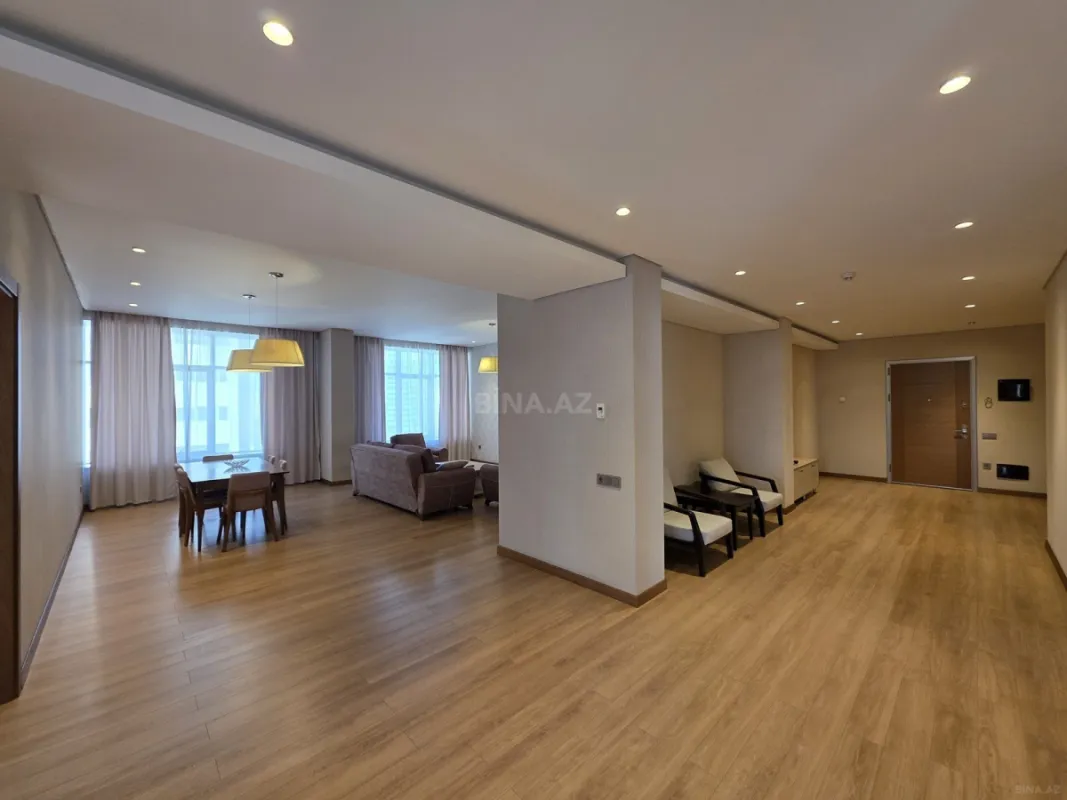 Kirayə verilir 4 otaqlı mənzil 180 m²