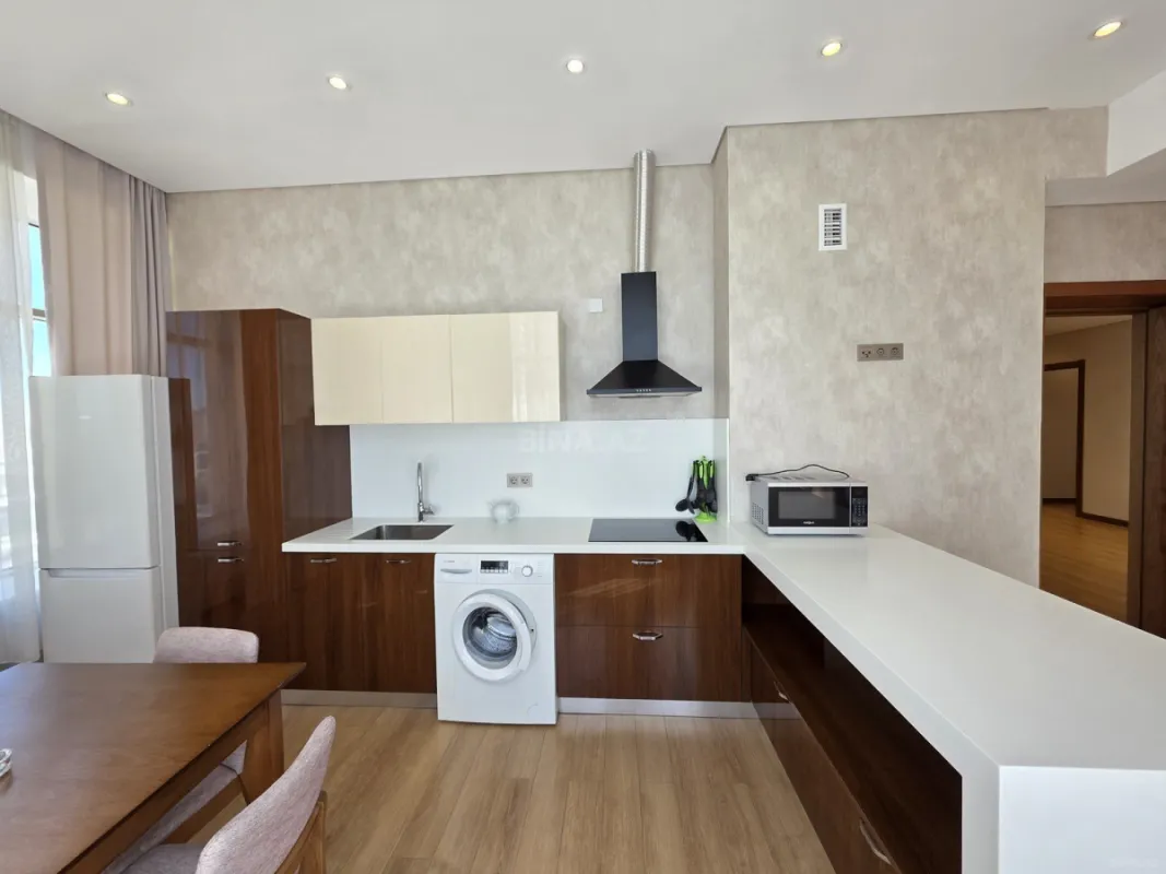 Kirayə verilir 4 otaqlı mənzil 180 m²