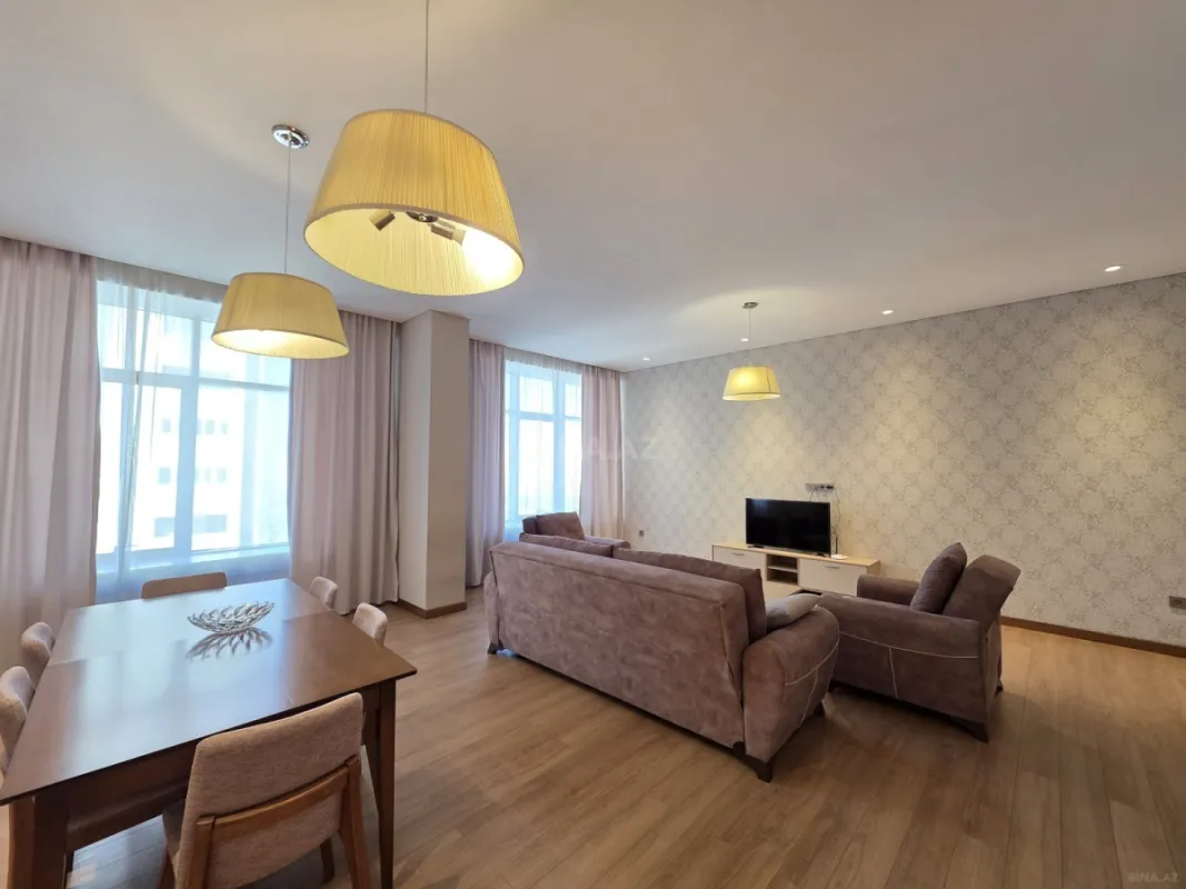 Kirayə verilir 4 otaqlı mənzil 180 m²