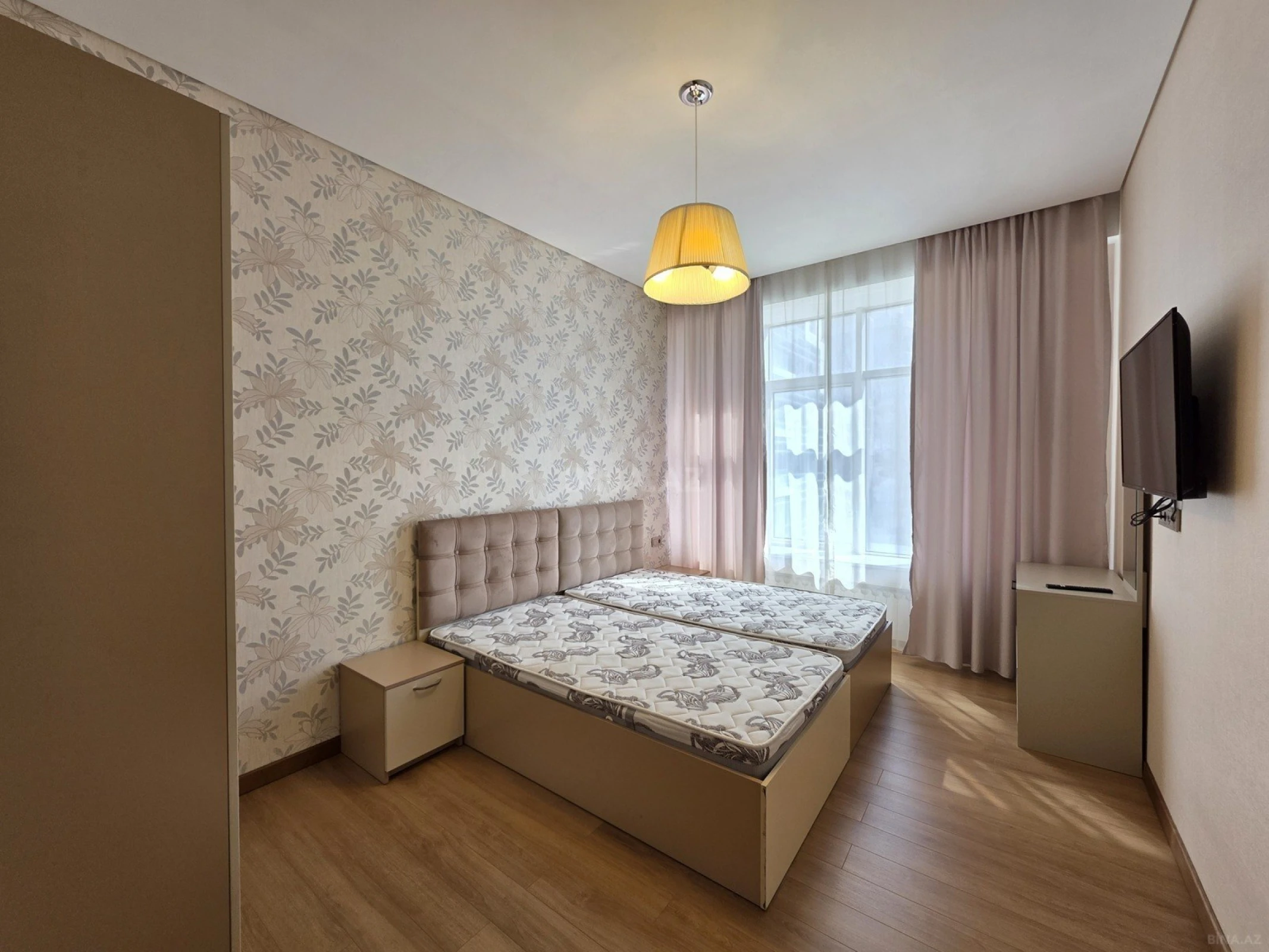 Kirayə verilir 4 otaqlı mənzil 180 m²