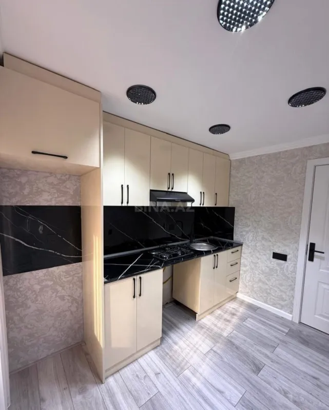 Satılır 3 otaqlı mənzil 76 m²