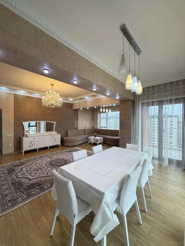 Kirayə verilir 4 otaqlı mənzil 181 m²