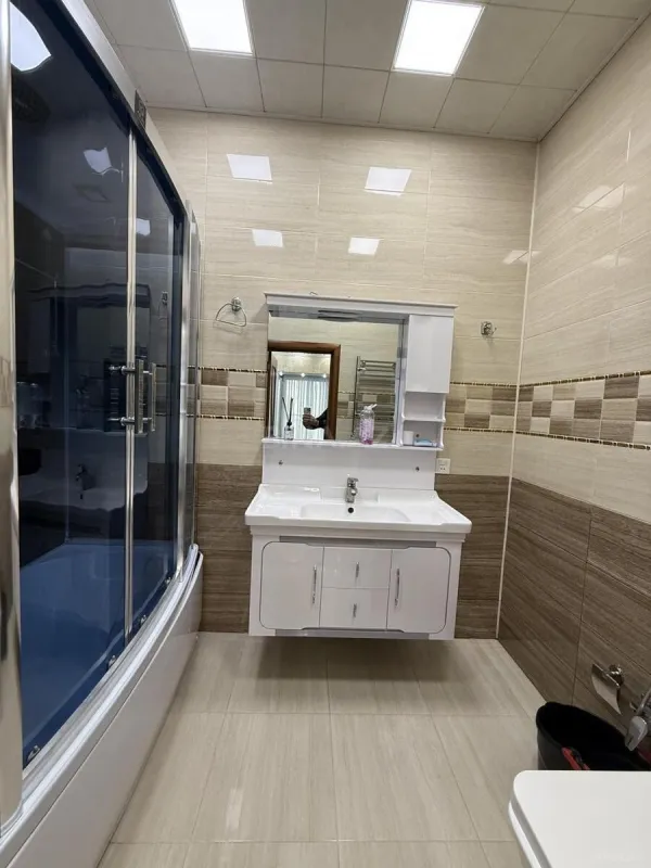 Kirayə verilir 4 otaqlı mənzil 181 m²