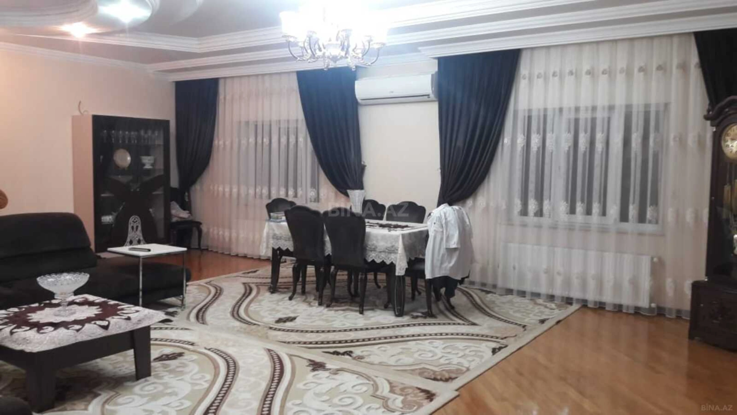Satılır 6 otaqlı həyət evi 520 m²