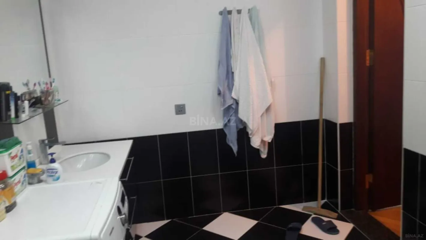 Satılır 6 otaqlı həyət evi 520 m²