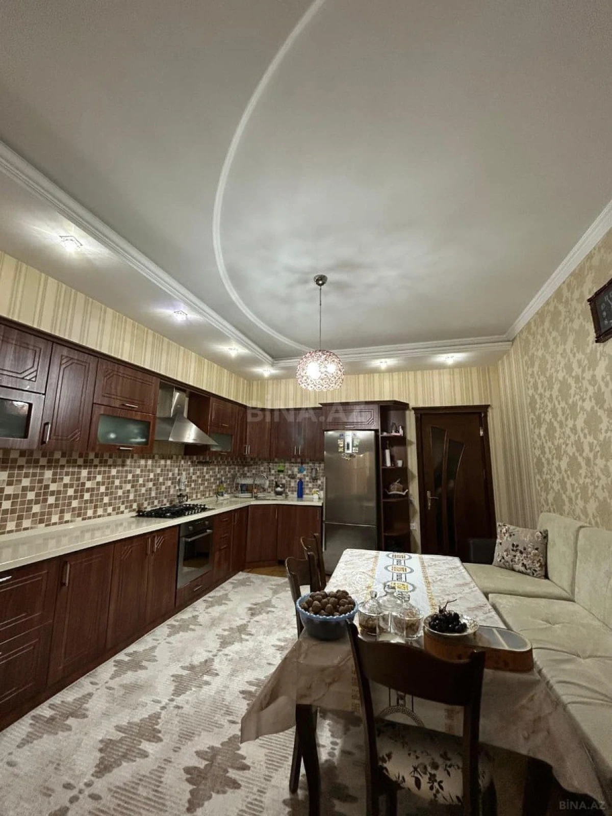 Satılır 6 otaqlı həyət evi 520 m²