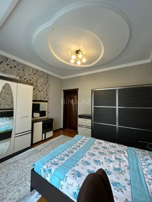 Satılır 6 otaqlı həyət evi 520 m²