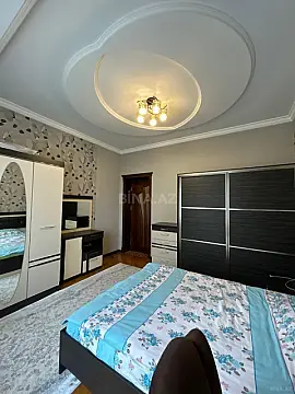 Satılır 6 otaqlı həyət evi 520 m²