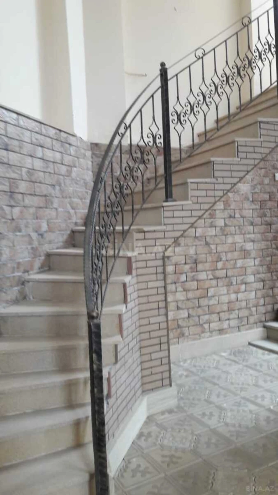 Satılır 6 otaqlı həyət evi 520 m²