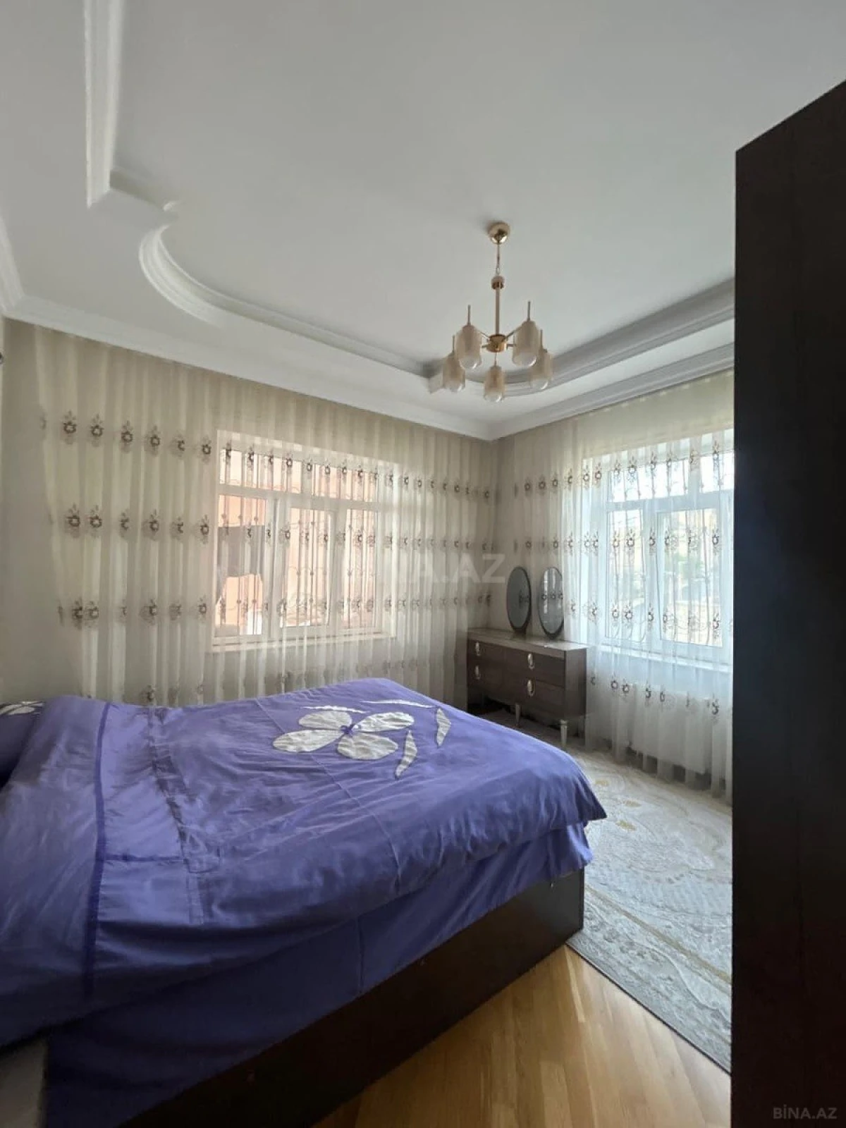 Satılır 6 otaqlı həyət evi 520 m²