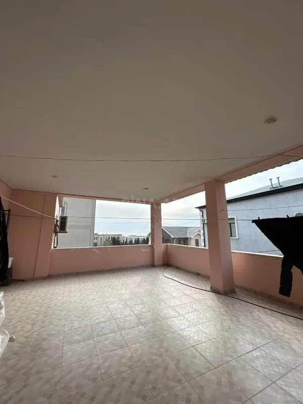 Satılır 6 otaqlı həyət evi 520 m²