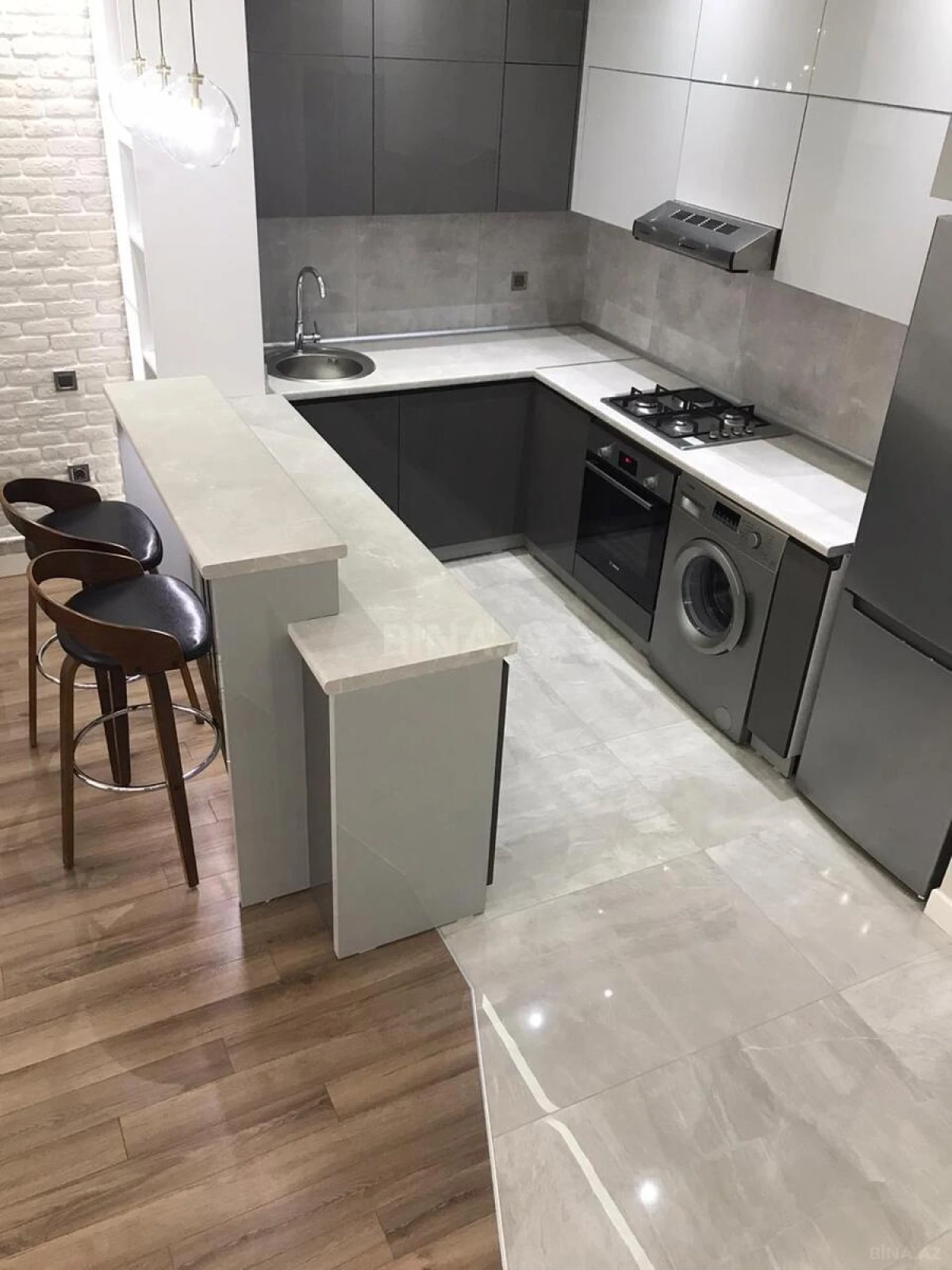Kirayə verilir 2 otaqlı mənzil 76 m²