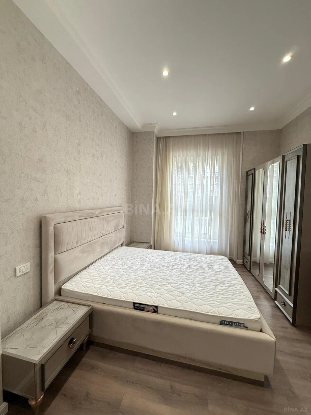 Kirayə verilir 3 otaqlı mənzil 125 m²