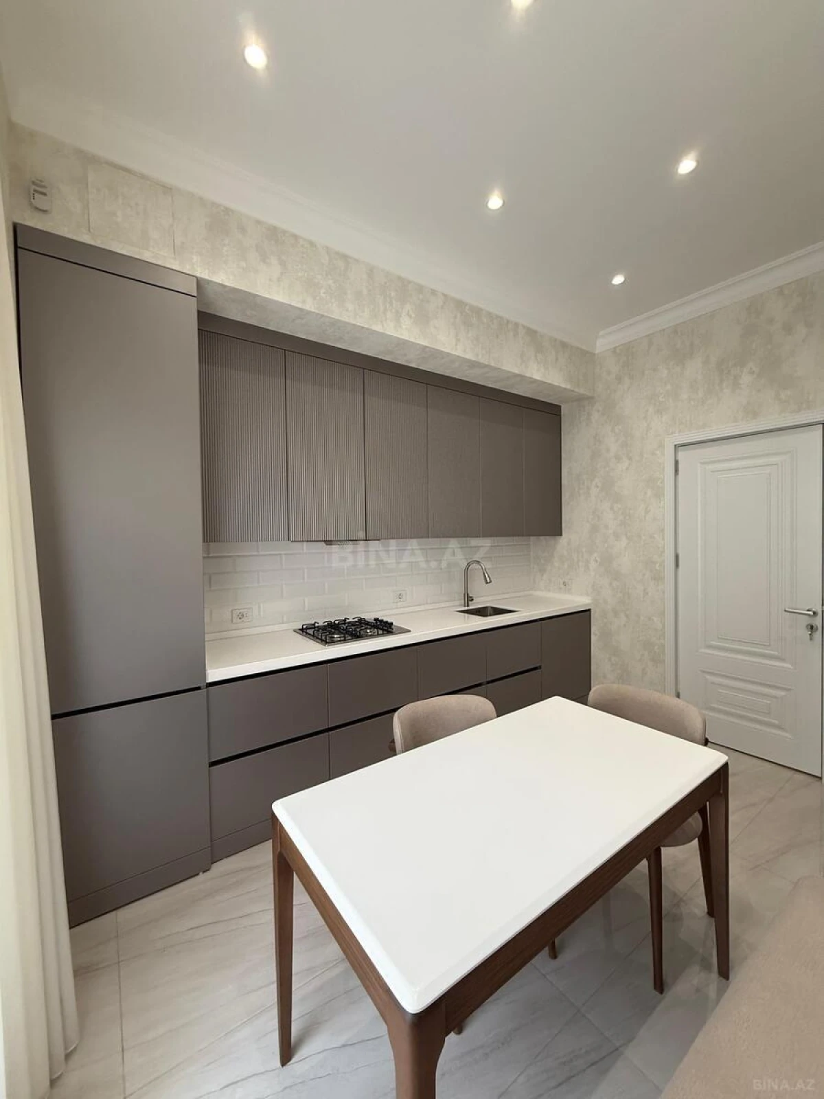 Kirayə verilir 3 otaqlı mənzil 125 m²