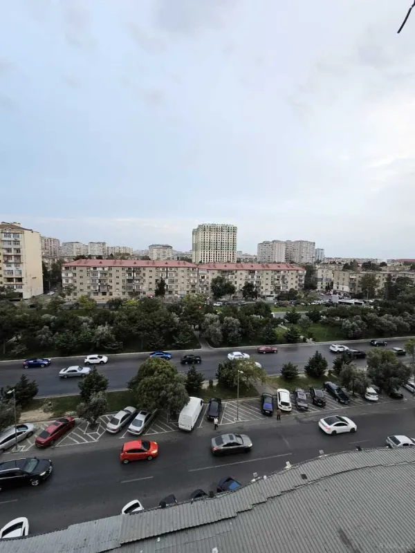 Kirayə verilir 2 otaqlı mənzil 93 m²