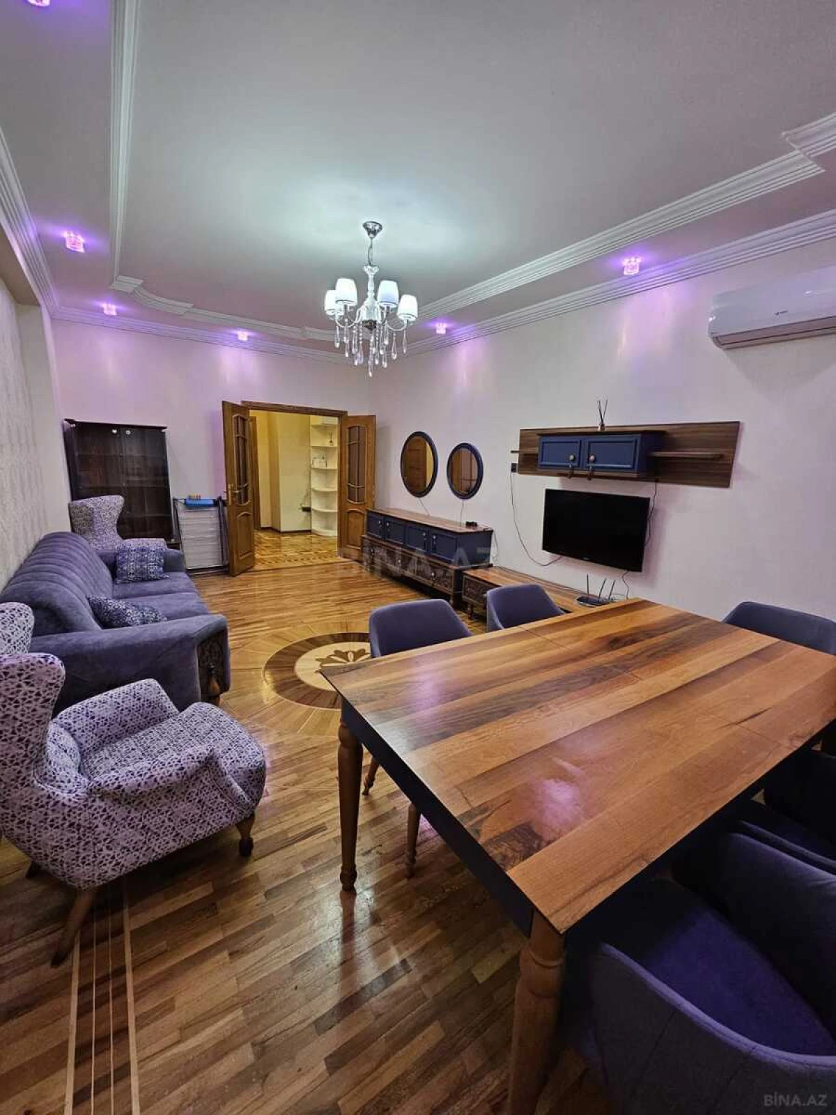 Kirayə verilir 2 otaqlı mənzil 93 m²