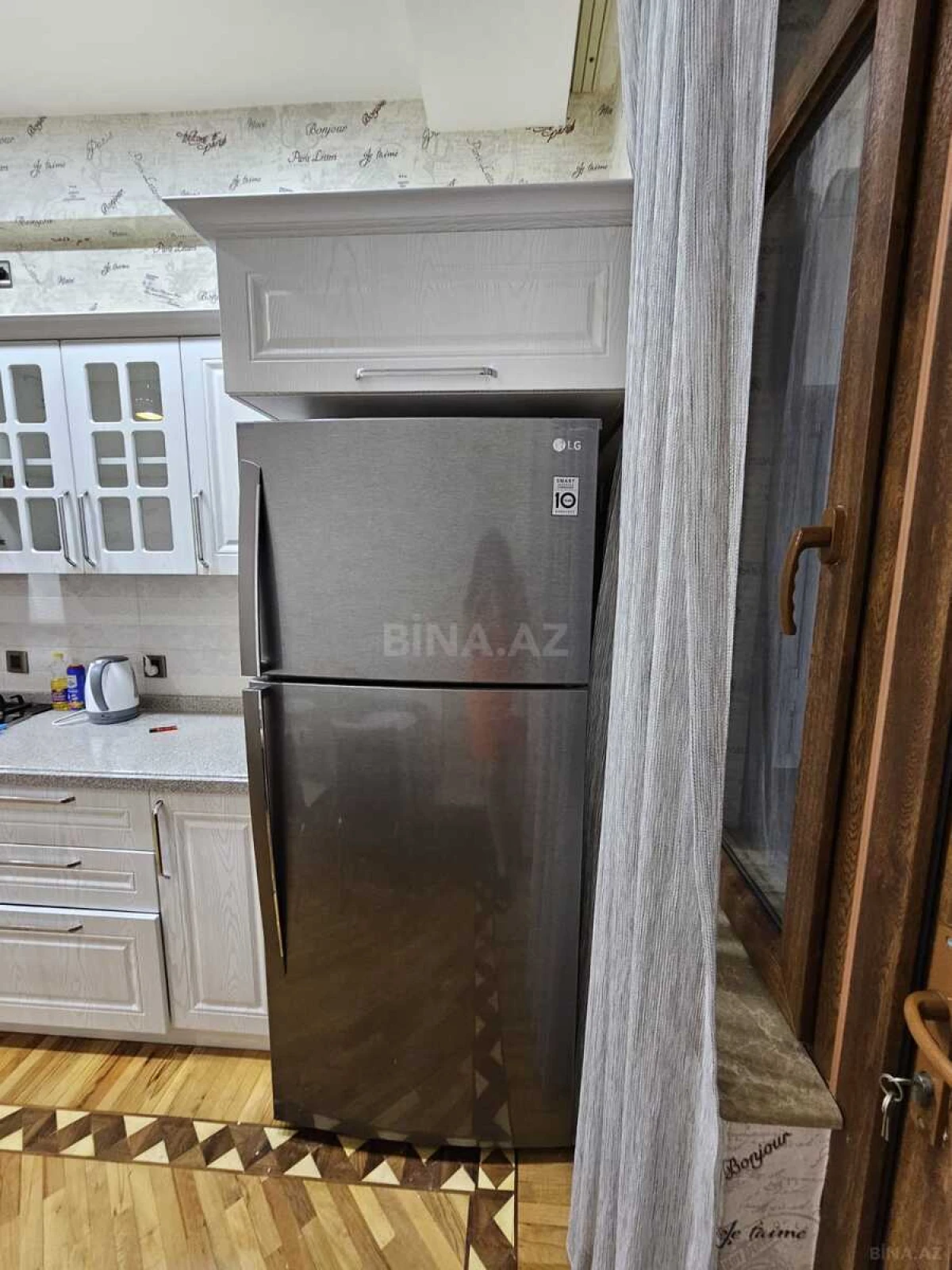 Kirayə verilir 2 otaqlı mənzil 93 m²