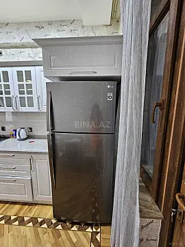 Kirayə verilir 2 otaqlı mənzil 93 m²