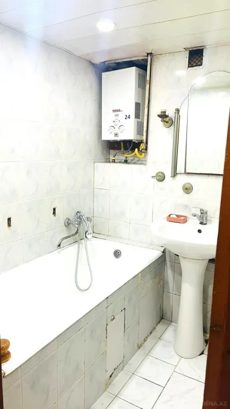 Kirayə verilir 2 otaqlı mənzil 65 m²