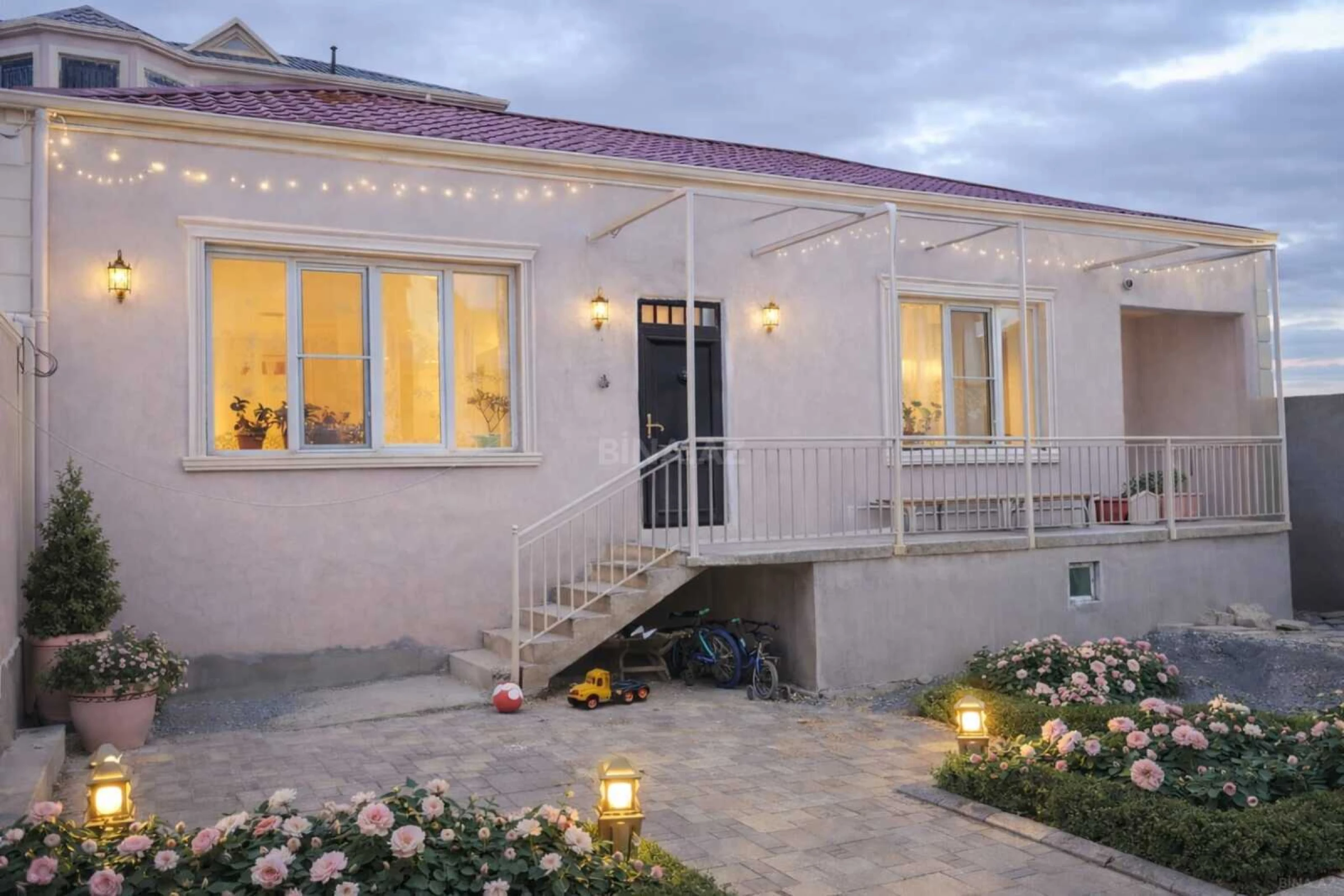 Satılır 4 otaqlı həyət evi 160 m²