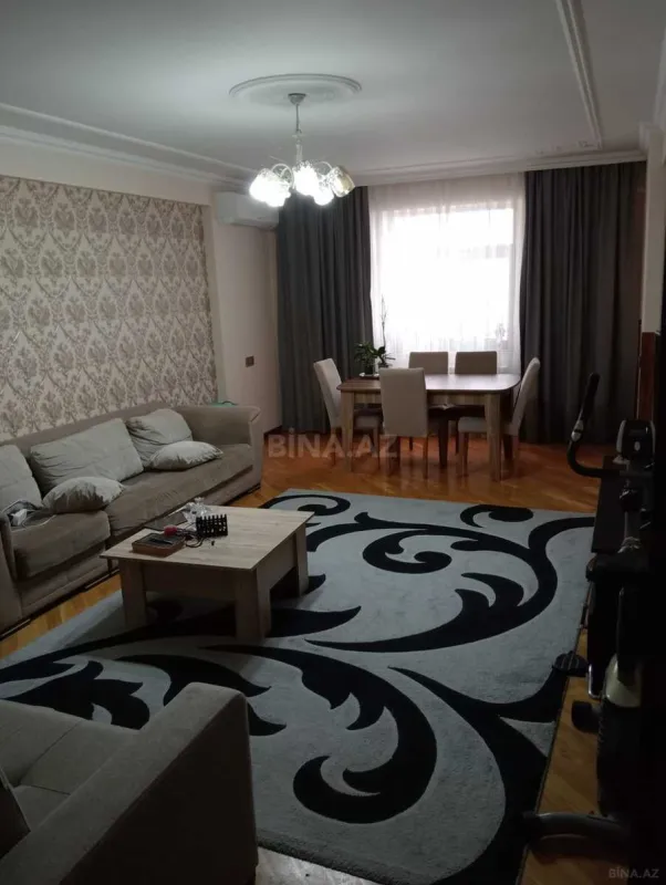 Satılır 3 otaqlı mənzil 110 m²